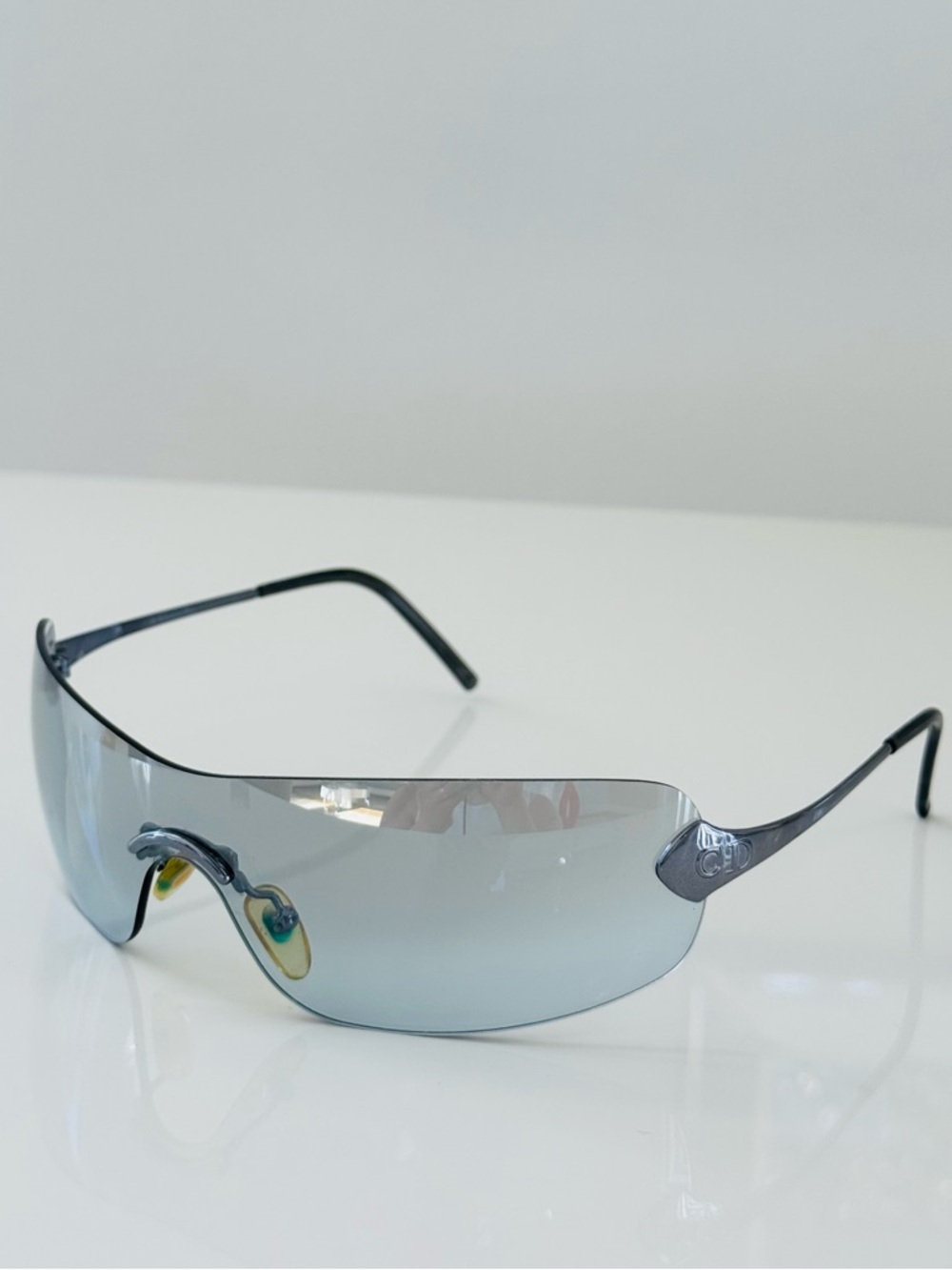 RARE 🦋 Vintage Dior light blue rimless sunglasses